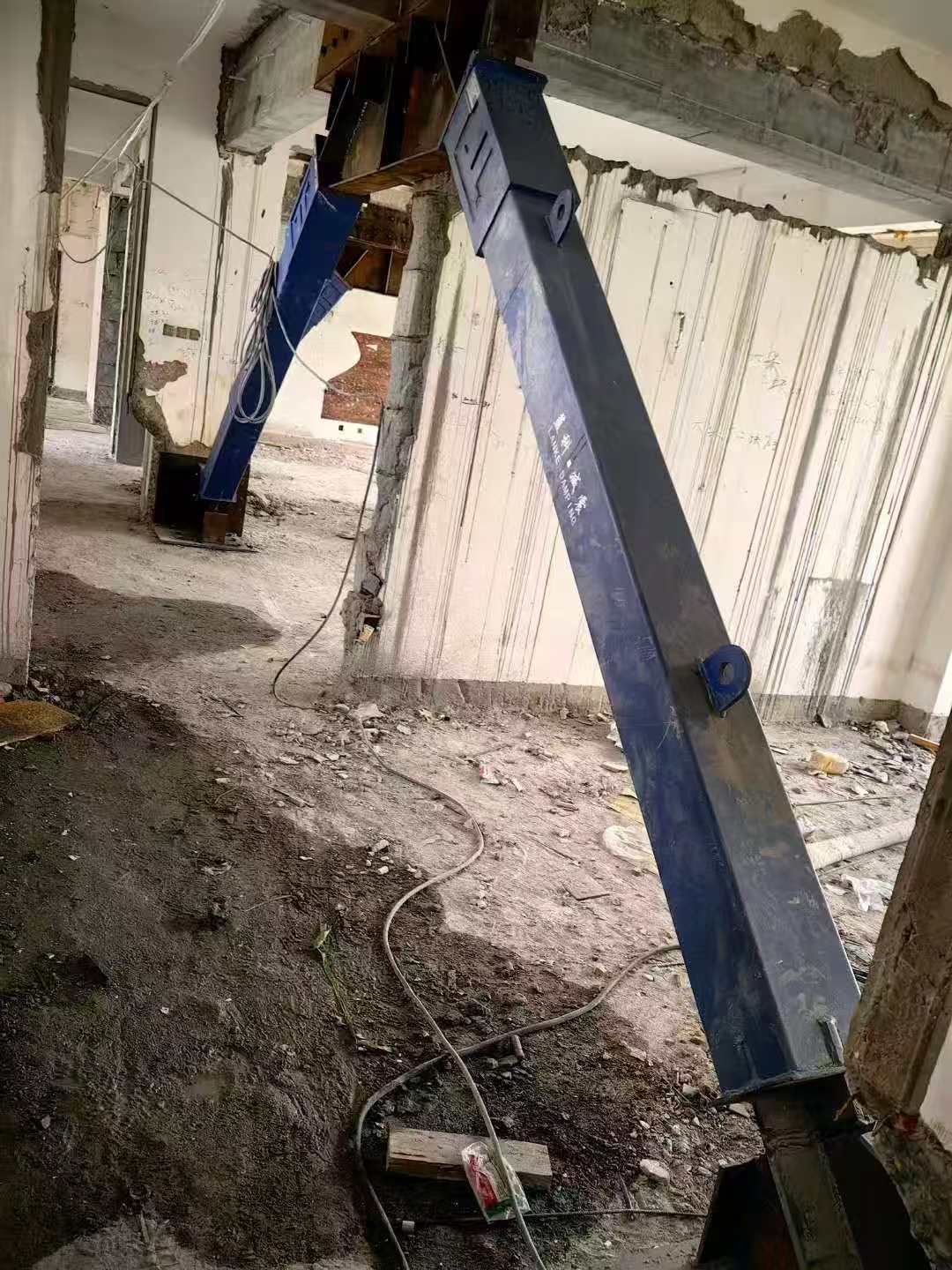 新华柱子粘钢加固施工工艺